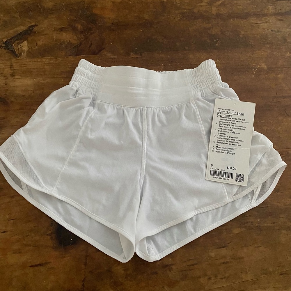 Lululemon Hotty Hot 2.5 High Rise Shorts Size 0